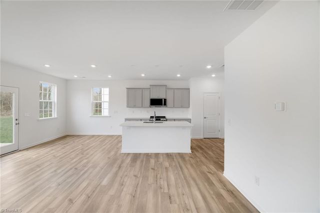 5271 Amaryllis Way, Winston-salem, NC 27104