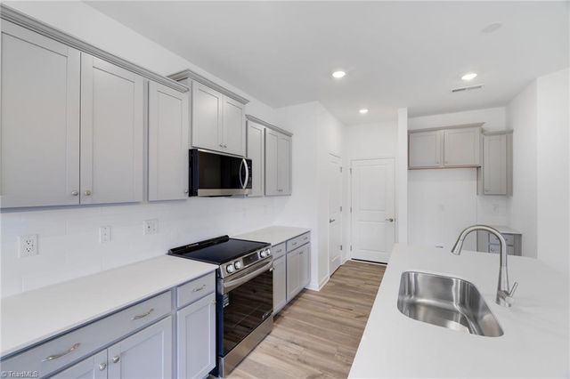 5271 Amaryllis Way, Winston-salem, NC 27104