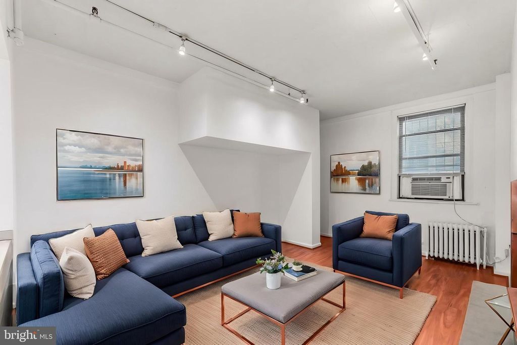 Image 12 of property listing at 1324 LOCUST ST #214, Philadelphia, PA 19107