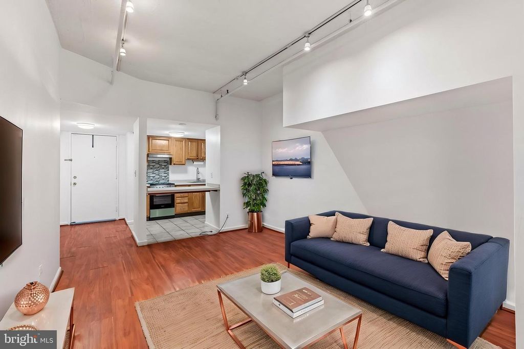 Image 13 of property listing at 1324 LOCUST ST #214, Philadelphia, PA 19107