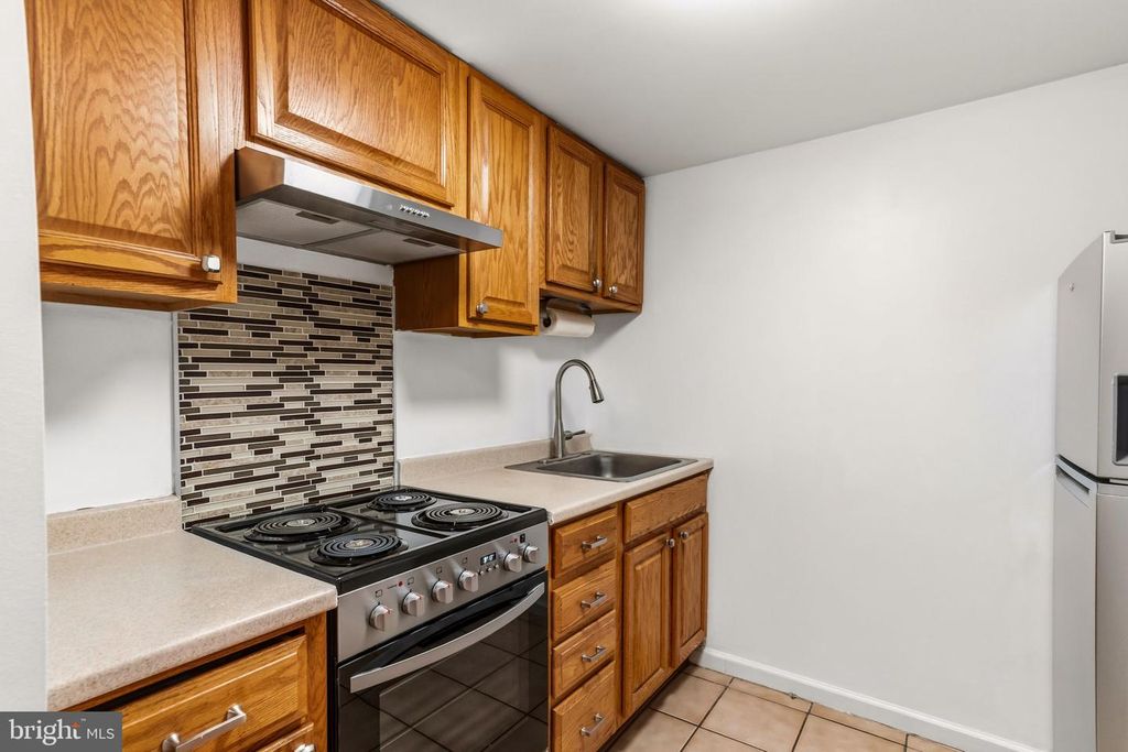 Image 14 of property listing at 1324 LOCUST ST #214, Philadelphia, PA 19107