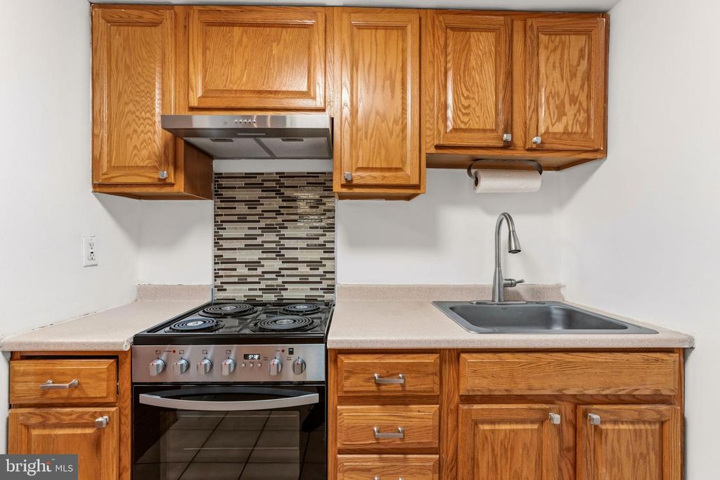 Image 15 of property listing at 1324 LOCUST ST #214, Philadelphia, PA 19107