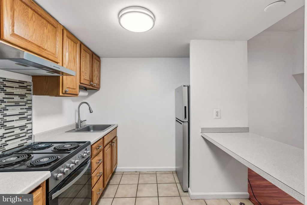 Image 17 of property listing at 1324 LOCUST ST #214, Philadelphia, PA 19107