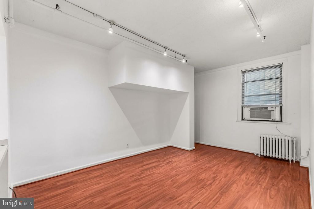 Image 25 of property listing at 1324 LOCUST ST #214, Philadelphia, PA 19107