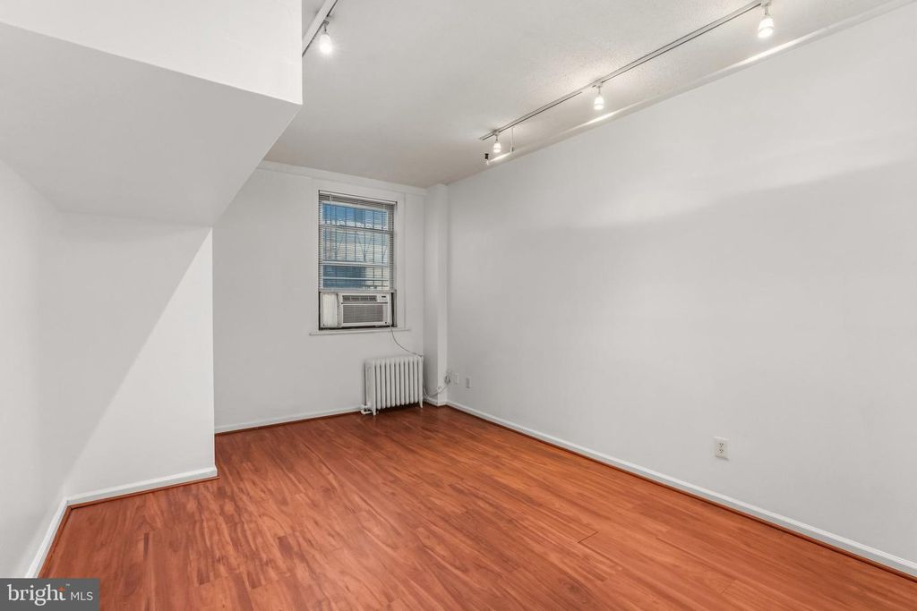 Image 27 of property listing at 1324 LOCUST ST #214, Philadelphia, PA 19107