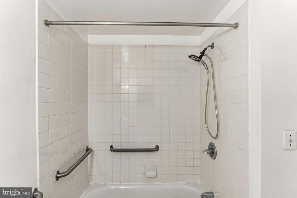 Image 31 of property listing at 1324 LOCUST ST #214, Philadelphia, PA 19107