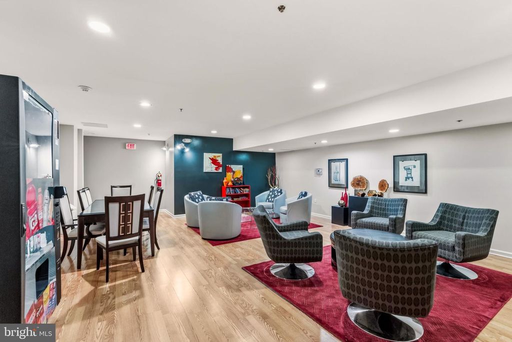 Image 5 of property listing at 1324 LOCUST ST #214, Philadelphia, PA 19107