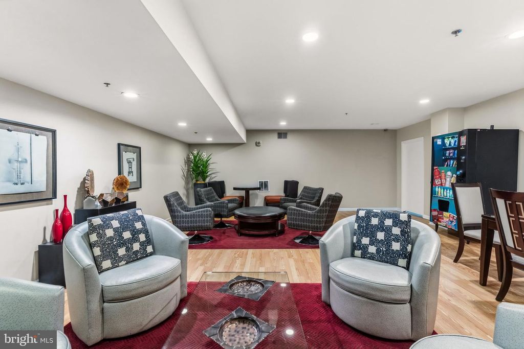 Image 6 of property listing at 1324 LOCUST ST #214, Philadelphia, PA 19107