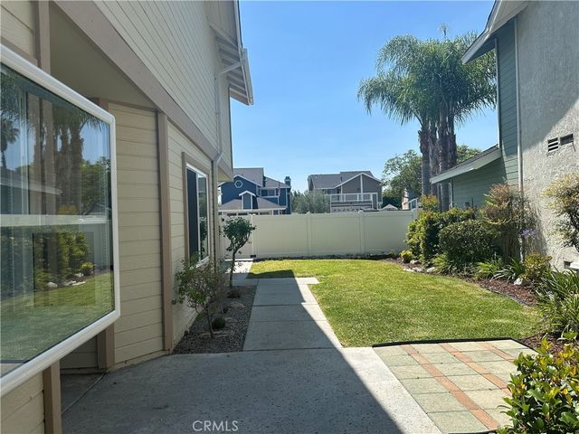 17 Rocky Creek, Laguna Hills, CA 92653
