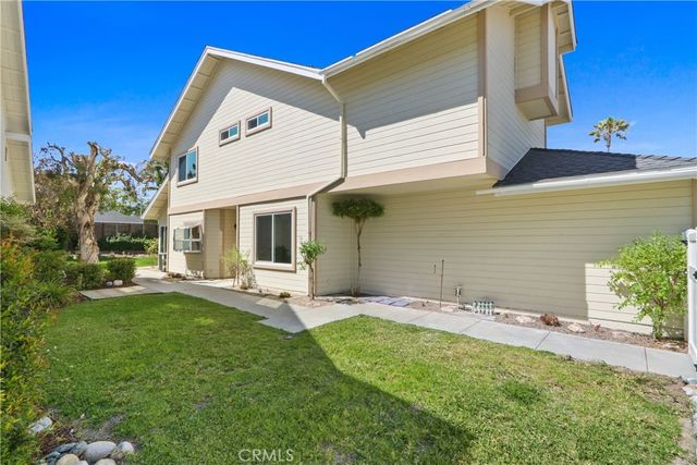 17 Rocky Creek, Laguna Hills, CA 92653