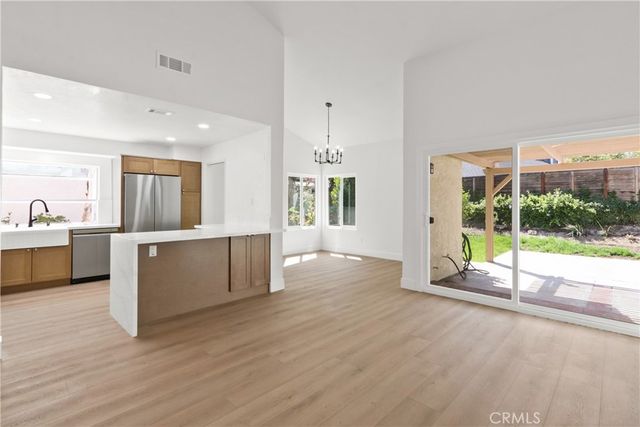 17 Rocky Creek, Laguna Hills, CA 92653