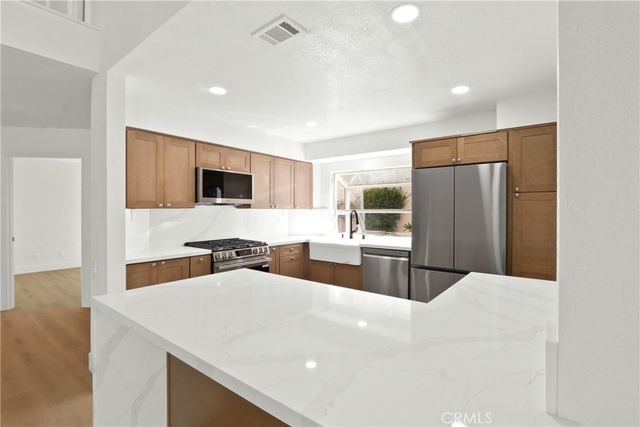 17 Rocky Creek, Laguna Hills, CA 92653