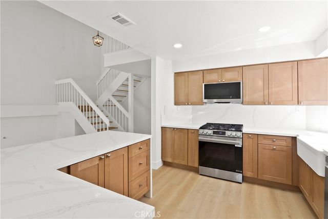 17 Rocky Creek, Laguna Hills, CA 92653