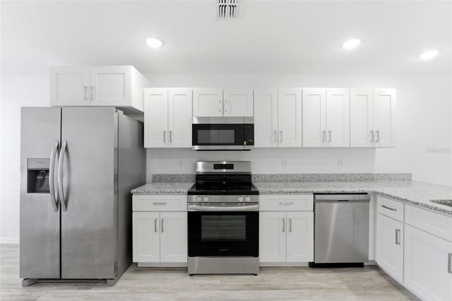 302 AVENUE P NW, Winter Haven, FL 33881