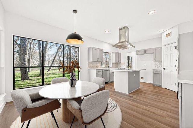 1627 S Hearthside Dr, Richmond, TX 77406