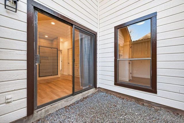 1627 S Hearthside Dr, Richmond, TX 77406