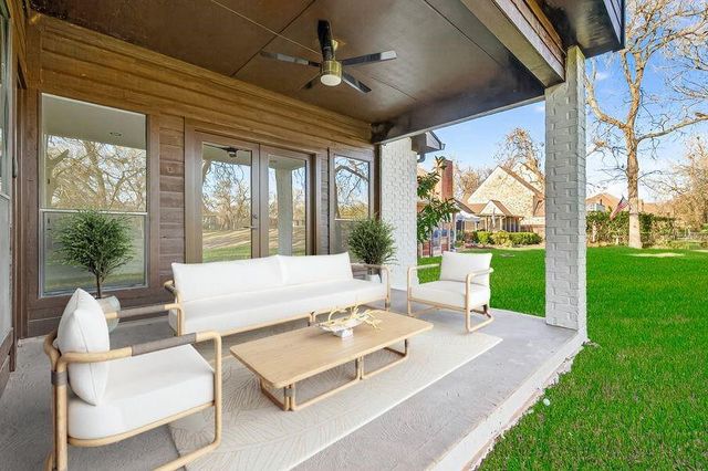 1627 S Hearthside Dr, Richmond, TX 77406