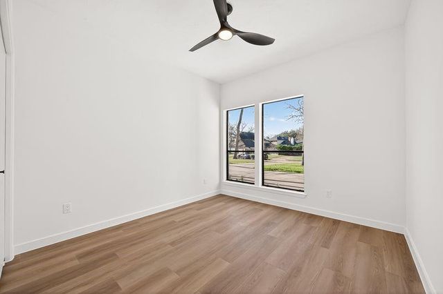 1627 S Hearthside Dr, Richmond, TX 77406