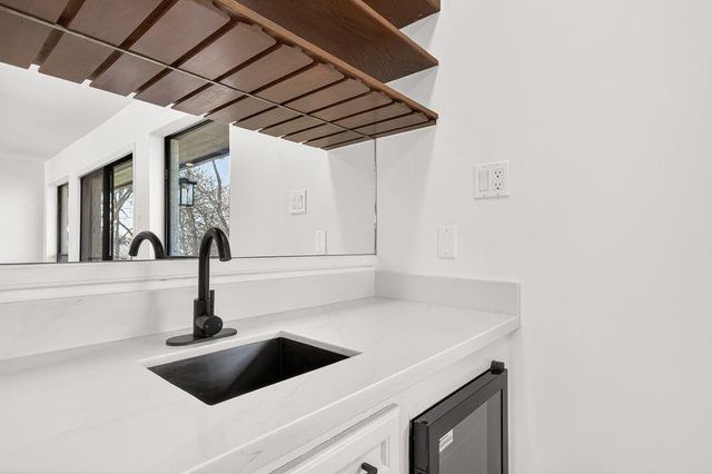 1627 S Hearthside Dr, Richmond, TX 77406