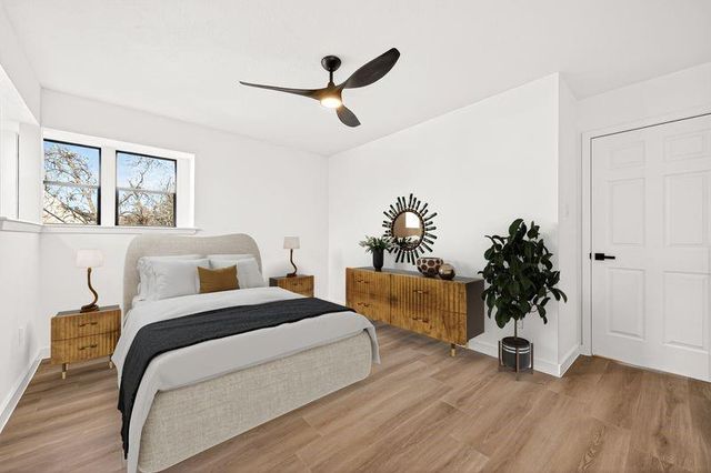 1627 S Hearthside Dr, Richmond, TX 77406