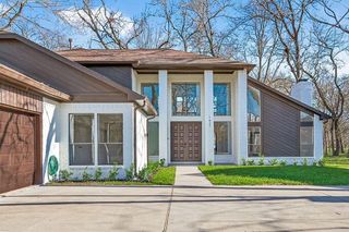 1627 S Hearthside Dr, Richmond, TX 77406