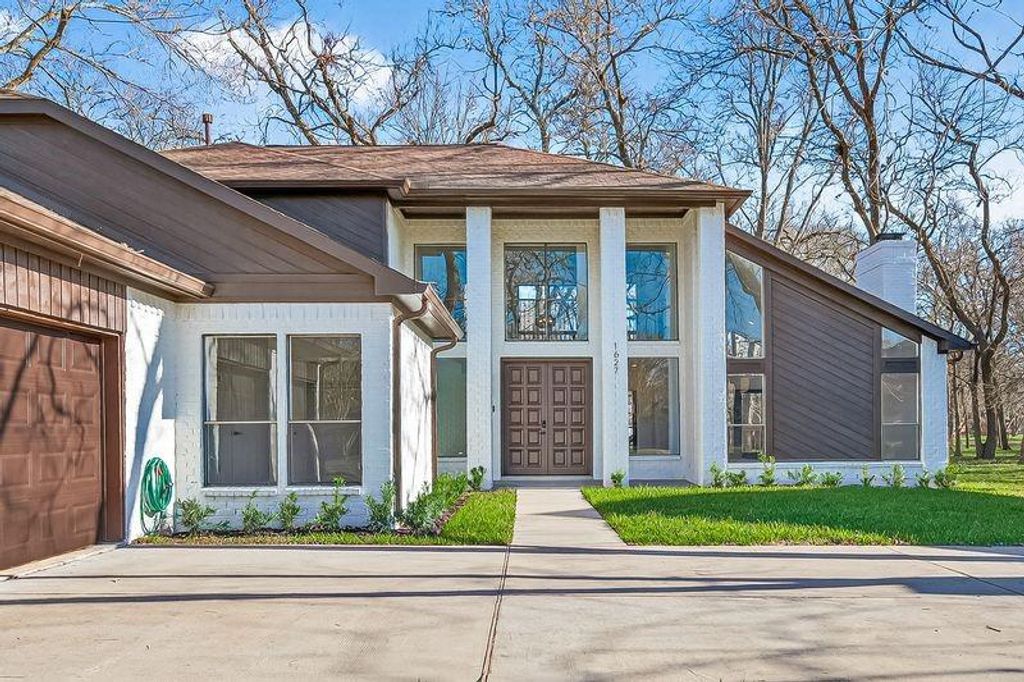 1627 S Hearthside Dr, Richmond, TX 77406