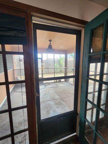 3504 80th Street, Galveston, TX 77551
