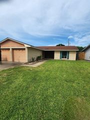 3504 80th Street, Galveston, TX 77551