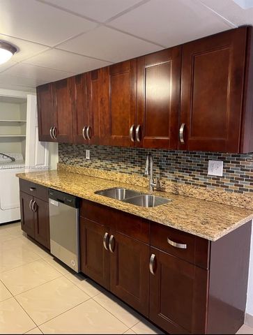 3928 SW 67th Way 97, Davie, FL 33314