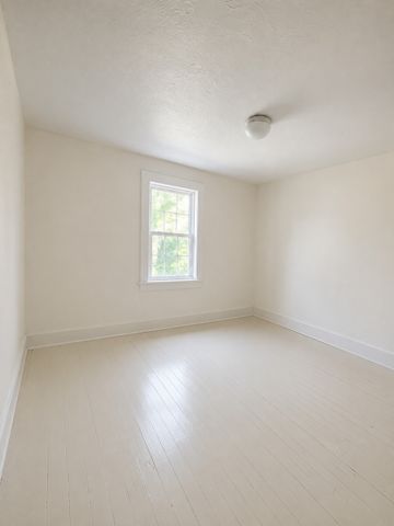 2328 Batavia St, Nashville, TN 37208