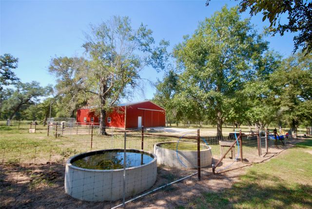 3033 County Road 18, Hallettsville, TX 77964