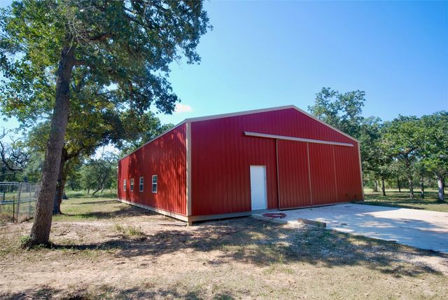 3033 County Road 18, Hallettsville, TX 77964