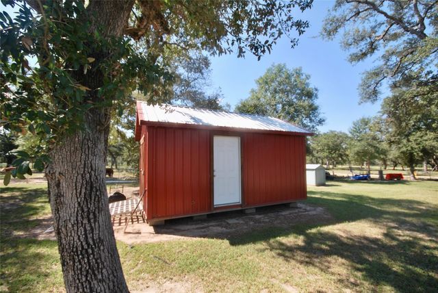3033 County Road 18, Hallettsville, TX 77964