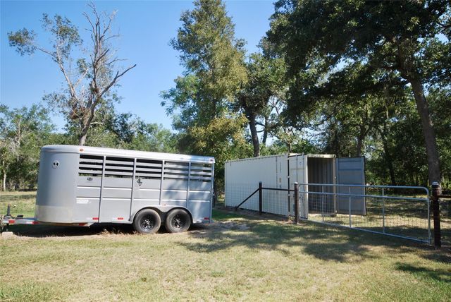 3033 County Road 18, Hallettsville, TX 77964