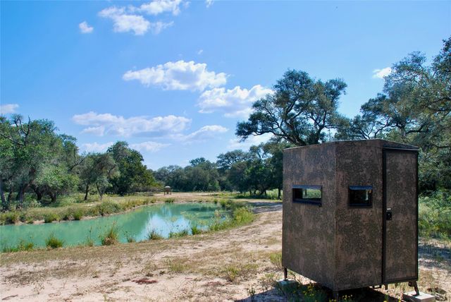 3033 County Road 18, Hallettsville, TX 77964