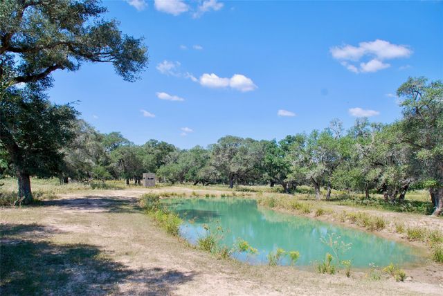 3033 County Road 18, Hallettsville, TX 77964