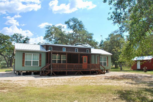 3033 County Road 18, Hallettsville, TX 77964