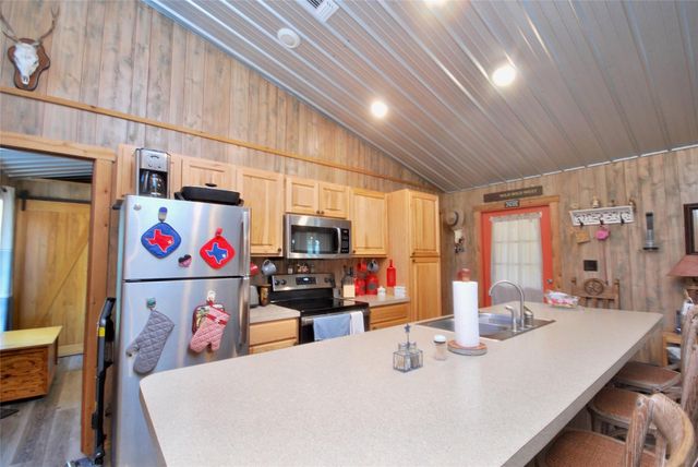 3033 County Road 18, Hallettsville, TX 77964