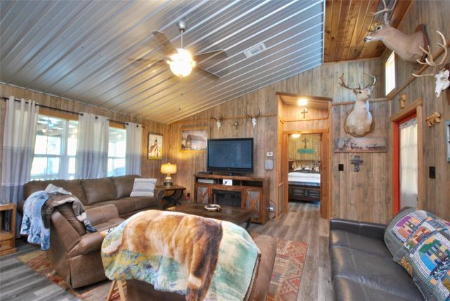 3033 County Road 18, Hallettsville, TX 77964