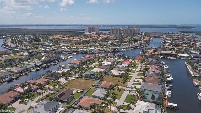 5507 SW 14th PL, Cape Coral, FL 33914
