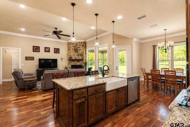 14080 Pine Overlook Dr., Flint, TX 75762