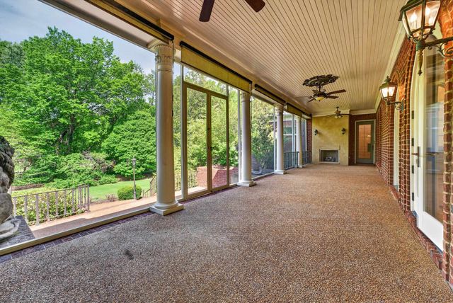 2575 INGLESIDE FARM RD W, Germantown, TN 38139