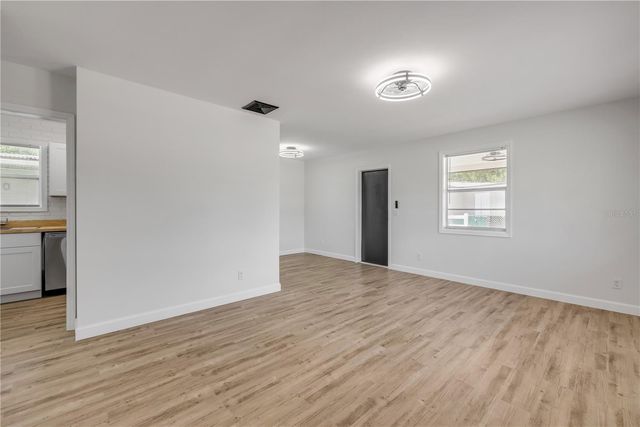 1807 S SEGRAVE STREET, South Daytona, FL 32119