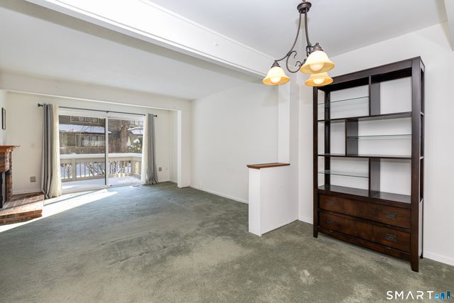 9 Highpoint Court 116E, Woodbury, CT 06798