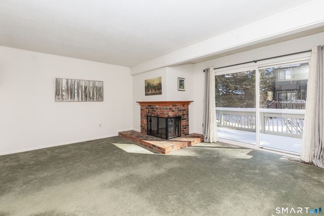 9 Highpoint Court 116E, Woodbury, CT 06798