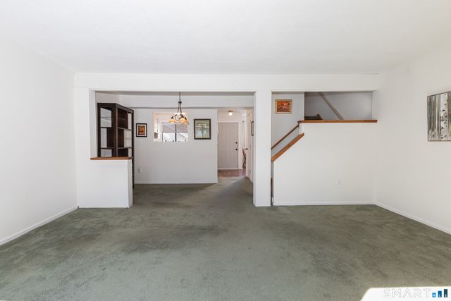 9 Highpoint Court 116E, Woodbury, CT 06798