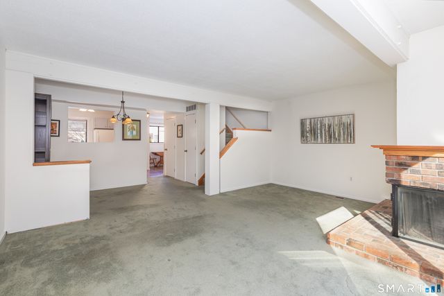 9 Highpoint Court 116E, Woodbury, CT 06798