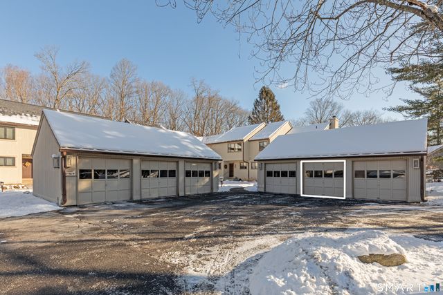 9 Highpoint Court 116E, Woodbury, CT 06798