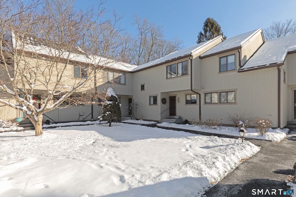 9 Highpoint Court 116E, Woodbury, CT 06798