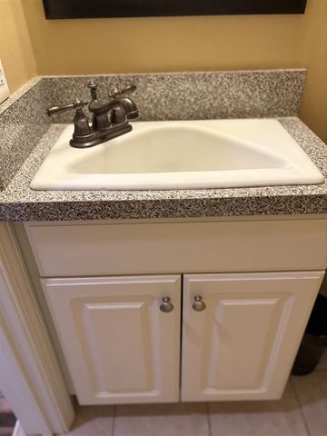 16588 Ronnie Lane, Livonia, MI 48154